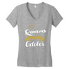 queens are born in october Women's V-Neck T-Shirt