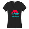 guns dont kill people Women's V-Neck T-Shirt