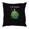 le petit footballeur Throw Pillow