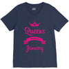 queens are born in january V-Neck Tee