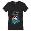 who loves husky Women's V-Neck T-Shirt