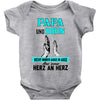 papa und sohn Baby Onesie