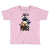 who loves pugs Toddler T-shirt