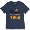 queens are born in october 1969 V-Neck Tee