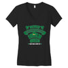 never underesmate irish queen Women's V-Neck T-Shirt