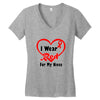 niece i wear a red heart ribbon Women's V-Neck T-Shirt
