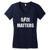 size matters Women's V-Neck T-Shirt