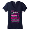 quens are born in june Women's V-Neck T-Shirt