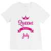queens are born in july V-Neck Tee