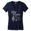 she wants the d black Women's V-Neck T-Shirt