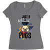 who loves pugs Women's Triblend Scoop T-shirt