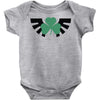 zelda logo treffle trois feuilles Baby Onesie