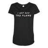 i got off the plane Maternity Scoop Neck T-shirt
