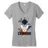 who loves chihuahua Women's V-Neck T-Shirt