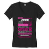quens are born in june Women's V-Neck T-Shirt