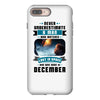 Never Underestimate A Man Who Watches Lost in Space And Was Born in De iPhone 8 Plus