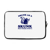 drunk as a skunk Laptop sleeve