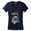 who loves frenchies Women's V-Neck T-Shirt
