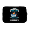 Never Underestimate A Man Who Watches Lost in Space And Was Born in De Laptop sleeve