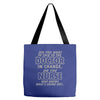 nurse knows whats going on Tote Bags