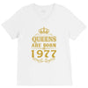 queens are born in 1977 V-Neck Tee