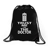 trust me i'm the doctor Drawstring Bags