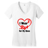 niece i wear a red heart ribbon Women's V-Neck T-Shirt