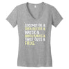 natural queens rock Women's V-Neck T-Shirt