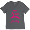 queens are born in january V-Neck Tee