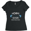 mommy shark doo doo doo Women's Triblend Scoop T-shirt