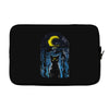 moon visitor Laptop sleeve