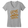 me love my dog Women's V-Neck T-Shirt