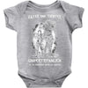 vater und tochter unzertrennlism Baby Onesie