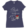 she reads books to live book lover Ladies Fitted T-Shirt