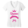 queens are born in july Women's V-Neck T-Shirt