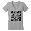 marry puerto rican woman Women's V-Neck T-Shirt
