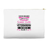 I Never Dreamed I d Grow Up To Be A Super Cute Veterinarin But Here I' Accessory Pouches