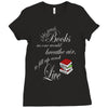 she reads books to live book lover Ladies Fitted T-Shirt