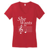 she wants the d black Women's V-Neck T-Shirt