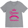 queens are born in november V-Neck Tee