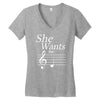 she wants the d black Women's V-Neck T-Shirt