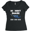 Mommy Shark Doo Women's Triblend Scoop T-shirt