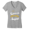 queens are born in august Women's V-Neck T-Shirt