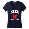 size matters Women's V-Neck T-Shirt
