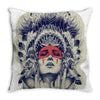 Kizil derili kiz Throw Pillow