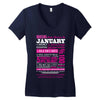 quens are born in january Women's V-Neck T-Shirt